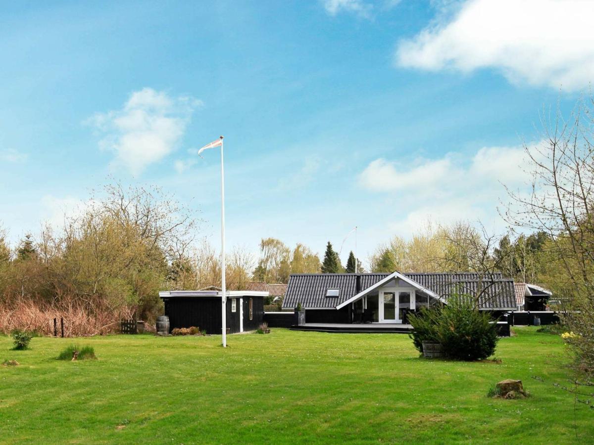 6 Person Holiday Home In Ansager Exterior photo